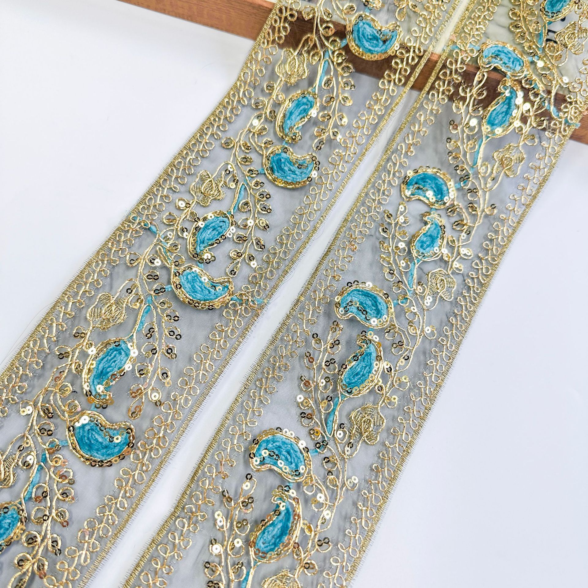 Decoración de bordado de encaje con estampado dorado sequinilla multicolor accesorios de ropa opcionales DIY accesorios de cortina hecha a mano image 4