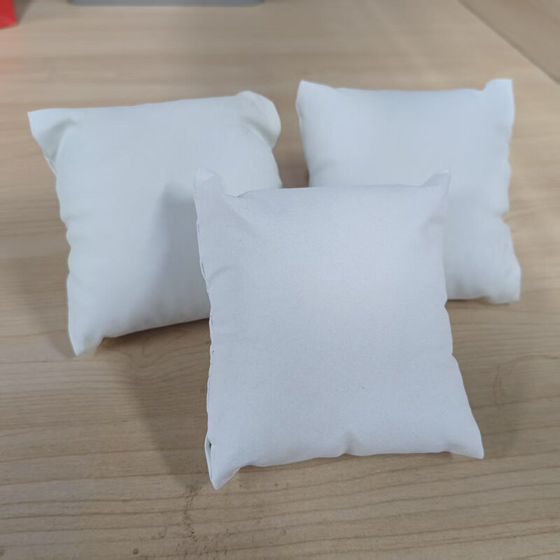 さまざまなスタイルのジュエリー用小型枕、時計用小型枕、豪華な時計用枕、ベルベットPUレザー時計ディスプレイ枕の直販|undefined