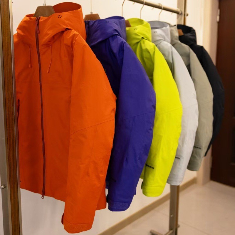 KL小树两颗树2025鹅绒男女连帽防风防水羽绒服硬壳外套户外运动潮