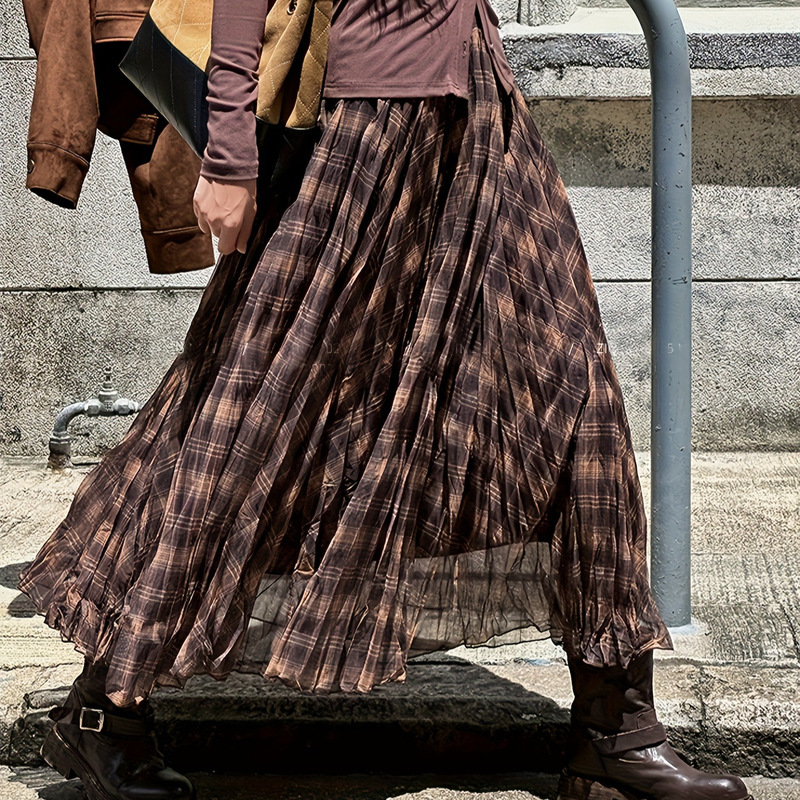 Vacation-style coffee brown plaid chiffon pleated skirt, high-waisted, slimming, mid-length, suitable for spring and autumn, with a drapey and full hem design for commuting Vacation-style coffee brown plaid chiffon pleated skirt, high-waisted, slimming, mid-length, suitable for spring and autumn, with a drapey and full hem design for commuting