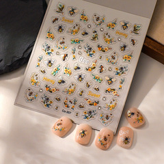 レトロな田園風の結晶の小さい蜂の爪はアクセサリーのネットの赤いレリーフの花のネイルシールを貼って簡単に卸売りします。