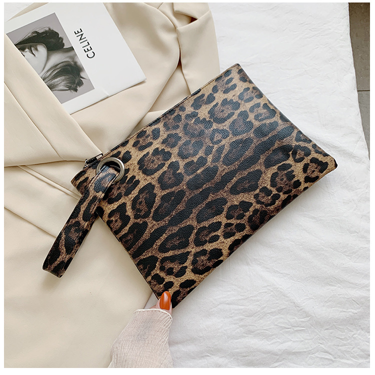 Women's Small Pu Leather Cows Zebra Leopard Vintage Style Classic Style Square Zipper Clutch Bag display picture 5