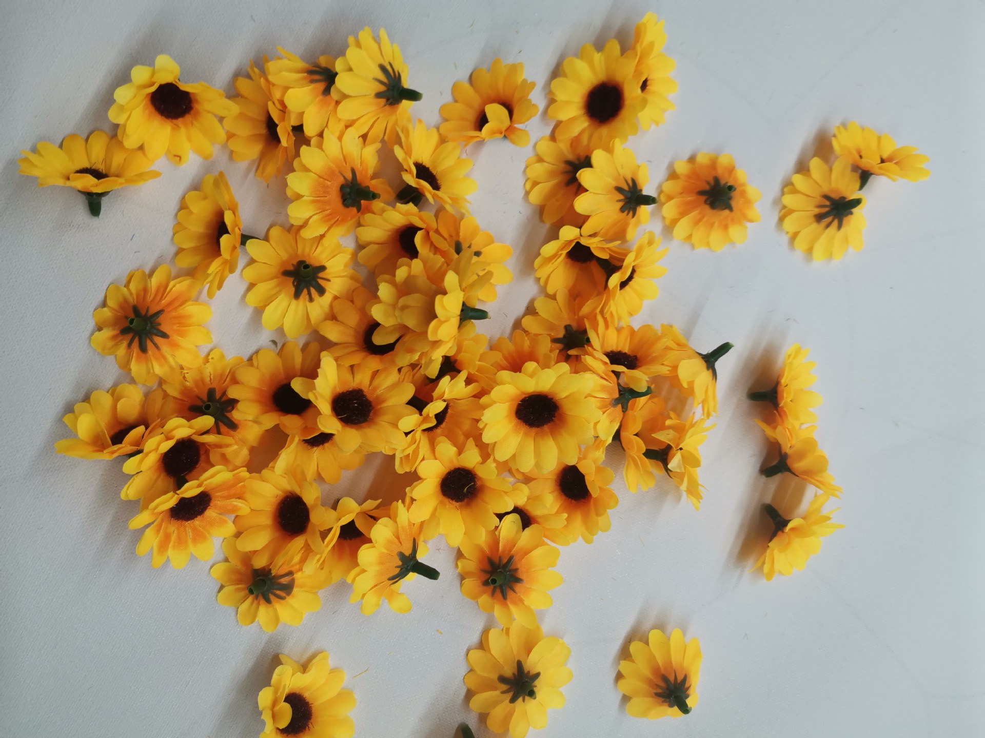 4cm de dos capas pequeño crisantemo girasol flor artificial crisantemo cabeza de flor pequeña Margarita flor artificial