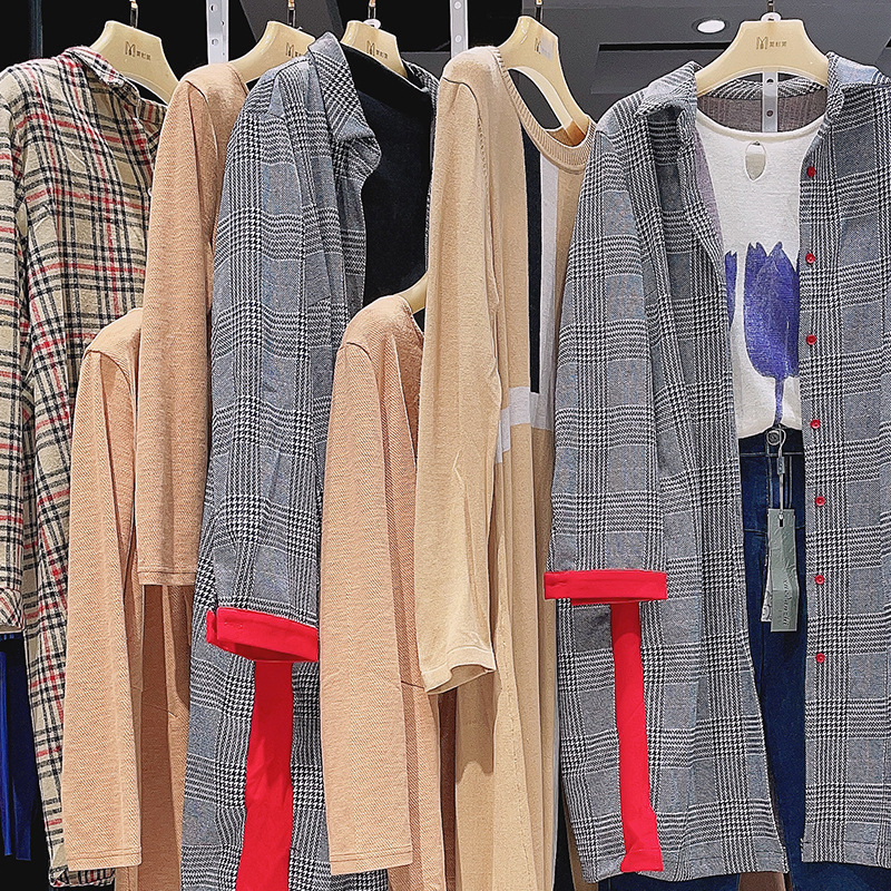 一手衣服批发货源