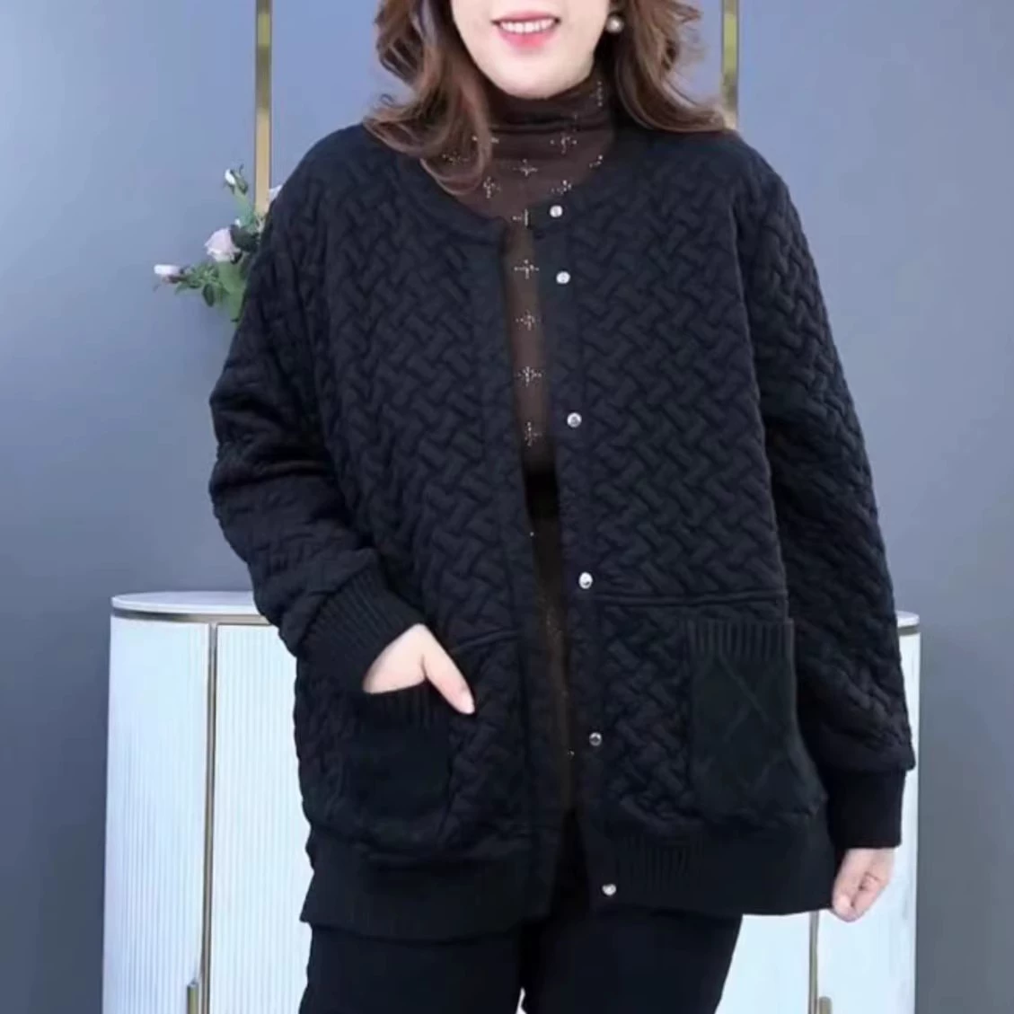 Осенний и зимний новый дикий толстый теплый кардиган плюс большой размер свободная хлопчатобумажная куртка толстая мама средняя и пожилая женская одежда