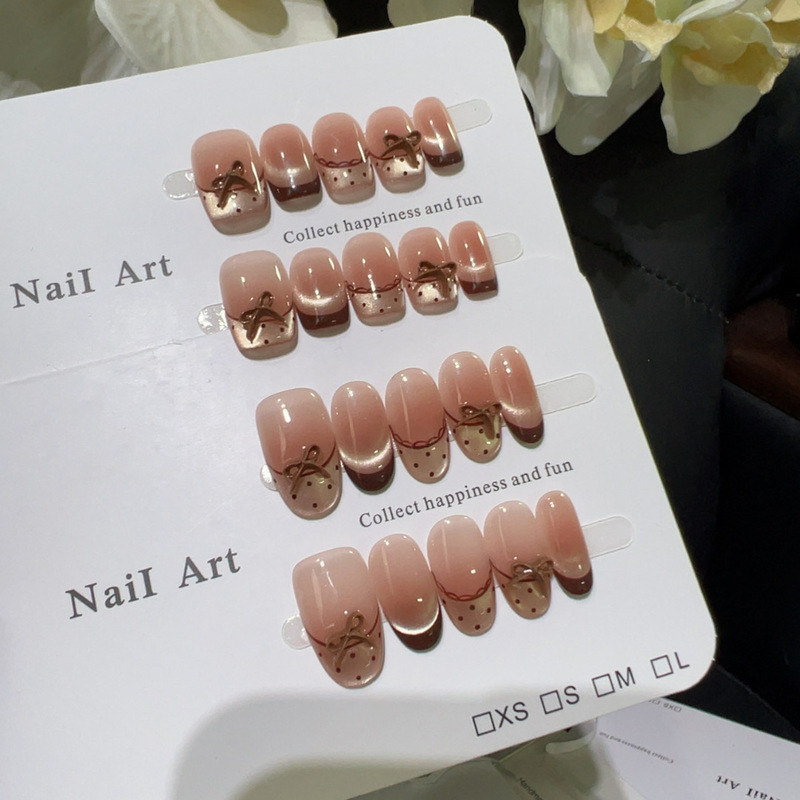 [Autumn Ballet] French Ice Blush Short Handmade Manicure Whitening High-End Niche Wearable Nails