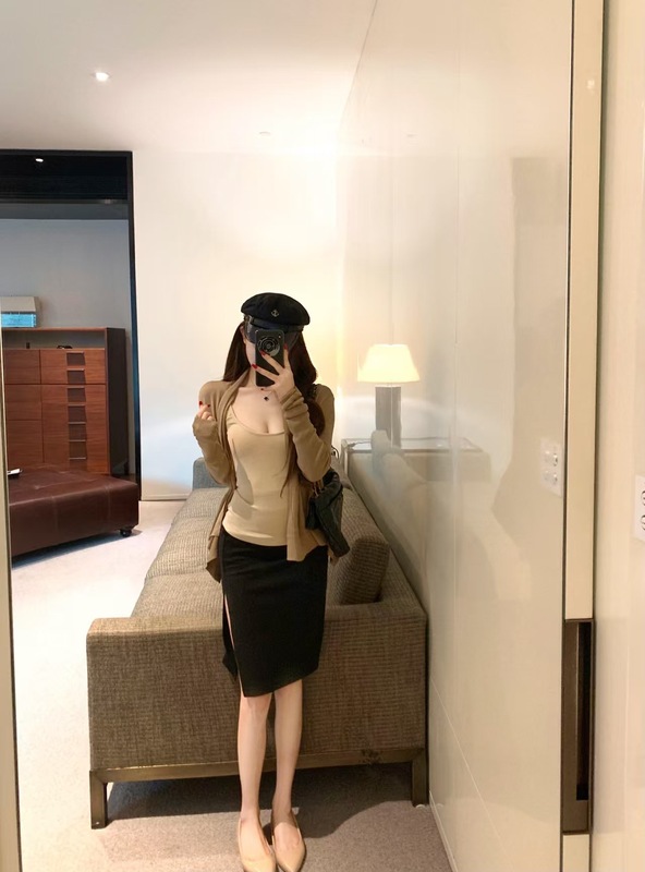 高品质~2025早秋长袖针织开衫修身显瘦吊带高腰半身短裙三件套装|undefined