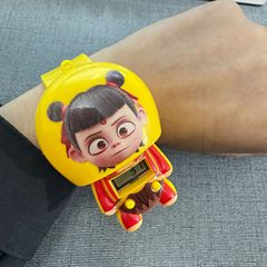 子供のおもちゃが腕時計の電子腕時計の魔童を解凍して海の小学生の新年のプレゼントの女の子を騒がせます。