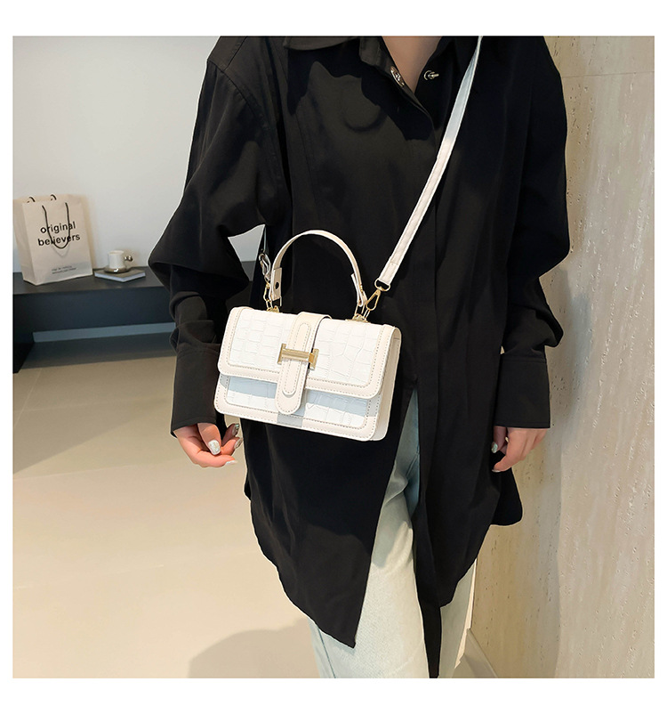 Håndholdt firkantet steinmønster 2024 Ny stil, trendy, eksklusiv, design i liten nisje, fasjonabel enkel kryssskulder_voghion.com