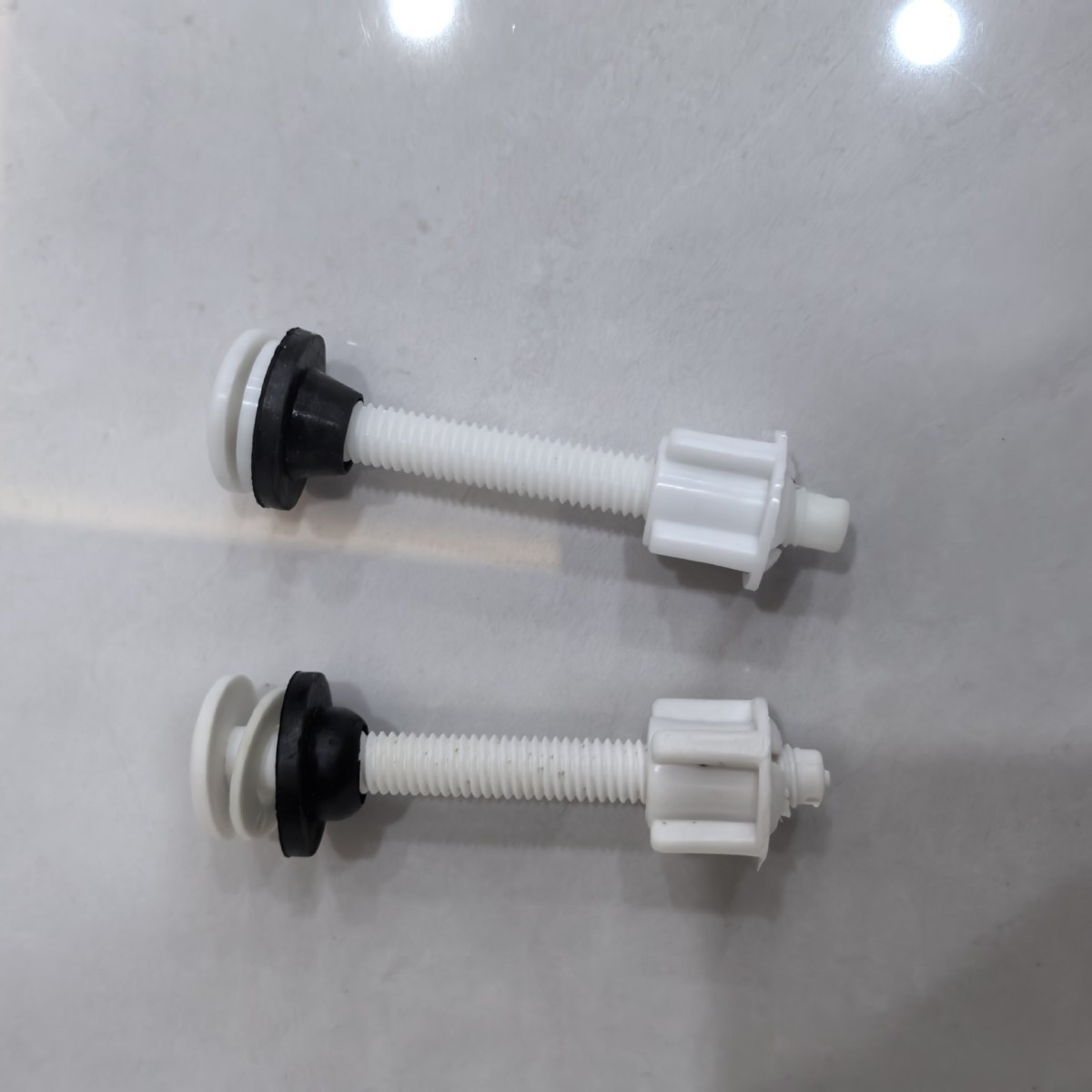 Tornillos de Fijación de Plástico para Inodoro