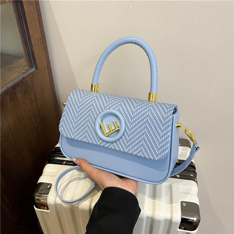 Bolso de caja de temperamento transfronterizo para mujer 2025 nuevo bolso cuadrado pequeño de sentido de alta gama de moda salvaje bolso de mensajero de un solo hombro