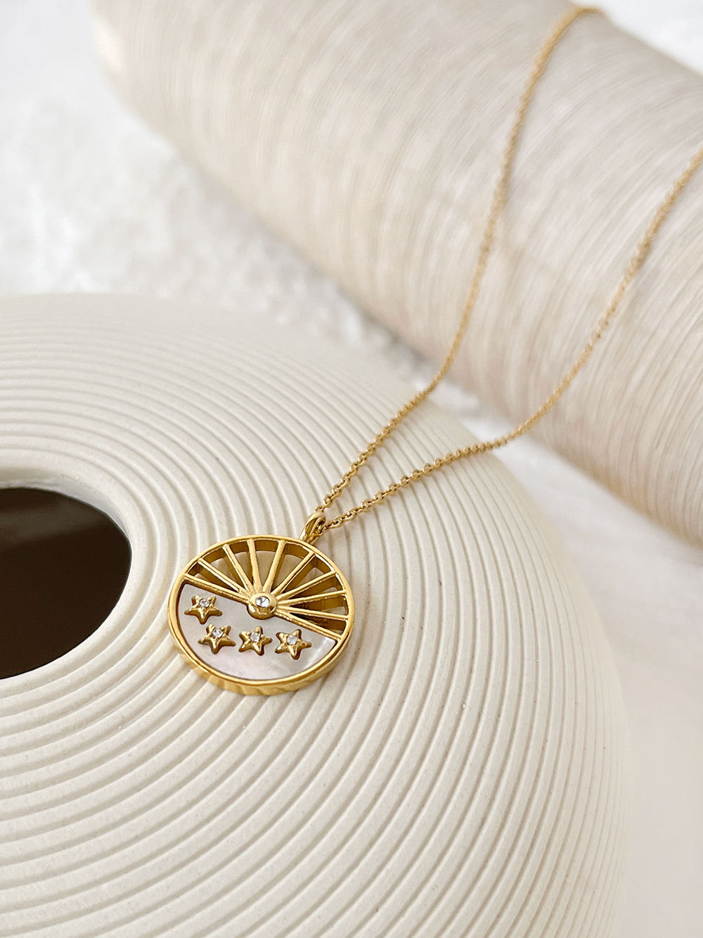 Fashion Pentagram Stainless Steel Plating Inlay Rhinestones Shell Pendant Necklace 1 Piece