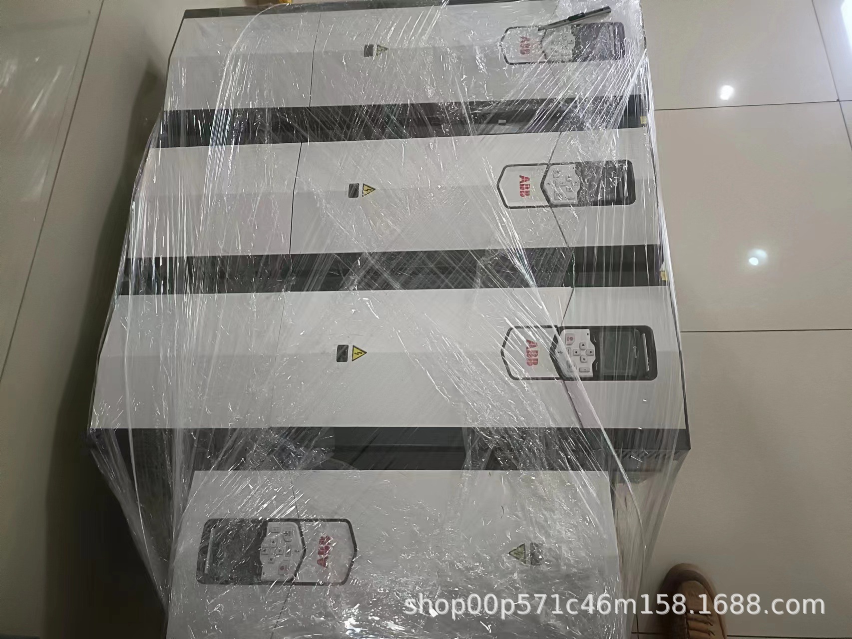 ABB 变频器 ACS880-01-03A3-3 1.1KW ACS880-01-04A0-3  1.5kW