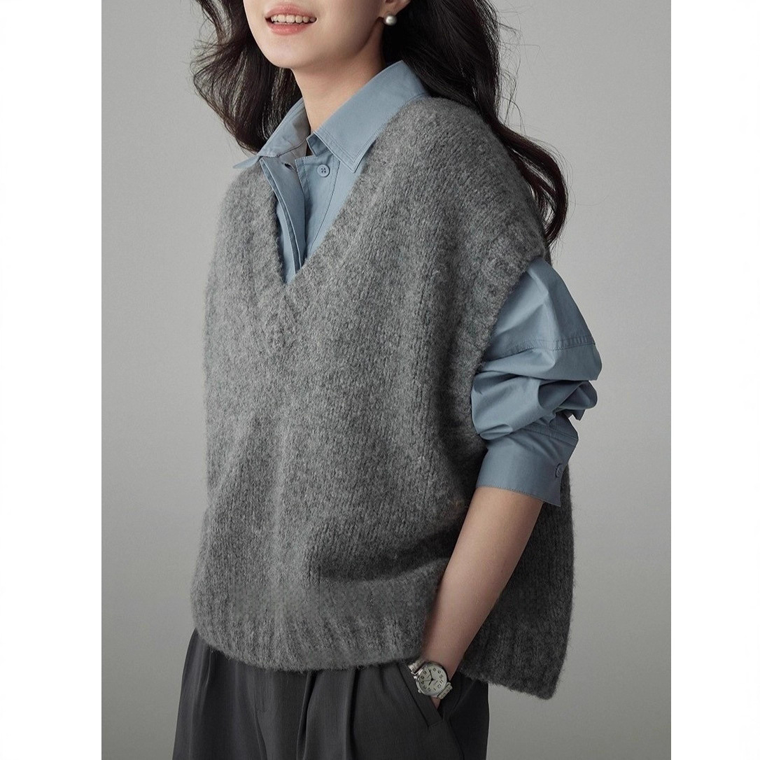 Wool Silhouette Shirt Layered with Knitted Vest for Women, New Autumn Korean Retro Style Lazy Sweater Vest for Women
