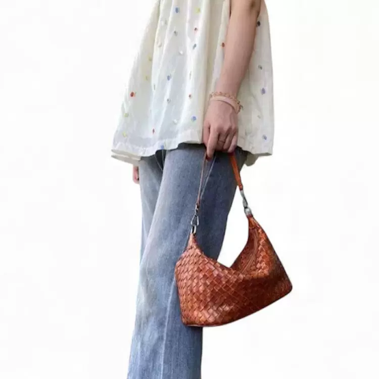 复古手工编织单肩斜挎包植鞣牛皮腋下包质感通勒百搭包Hobo水铰包