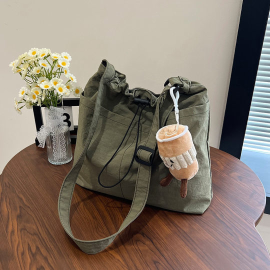 2025 New Large Capacity Bucket Bag Waterproof Nylon Cloth Drawstring Pleated Shoulder Bag Casual All-match Crossbody Bag