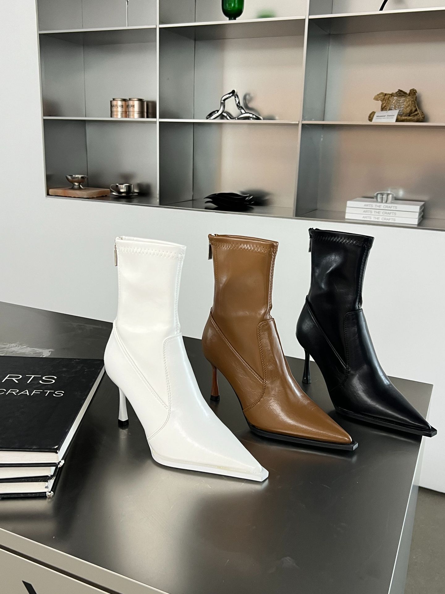 2024 Autumn and Winter New Style High Slim Short Women's Back Zipper Pointed Thin Heel Motorcycle Boots_voghion.com