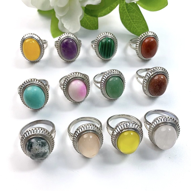 Schmuck aus natürlichen Kristallen und Edelsteinen bringt Glück, vermittelt Wärme, Klarheit und sanfte positive Energie und sorgt so für ein friedvolles und geerdetes Gefühl jeden Tag._voghion.com