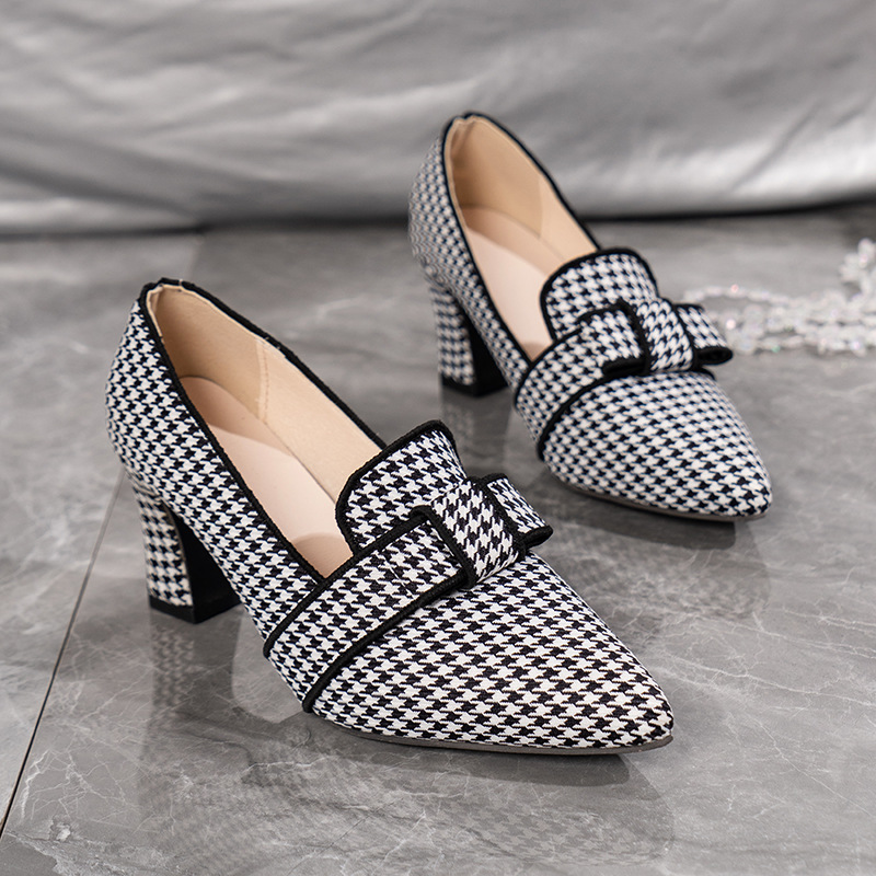 2024 Primavera Nuovo di Grandi Dimensioni del Commercio Estero Scarpe da Donna Stile Maturo Sub-Vamp Punta a Punta Tacchi Spessi Moda Singoli Pattini Delle Donne lz_voghion.com