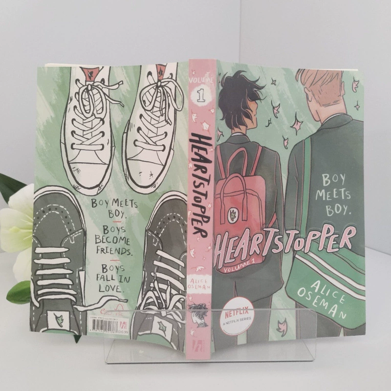 Манга Heartstopper том 1 (Alice Oseman) — английское издание, мягкая обложка, роман о взрослении