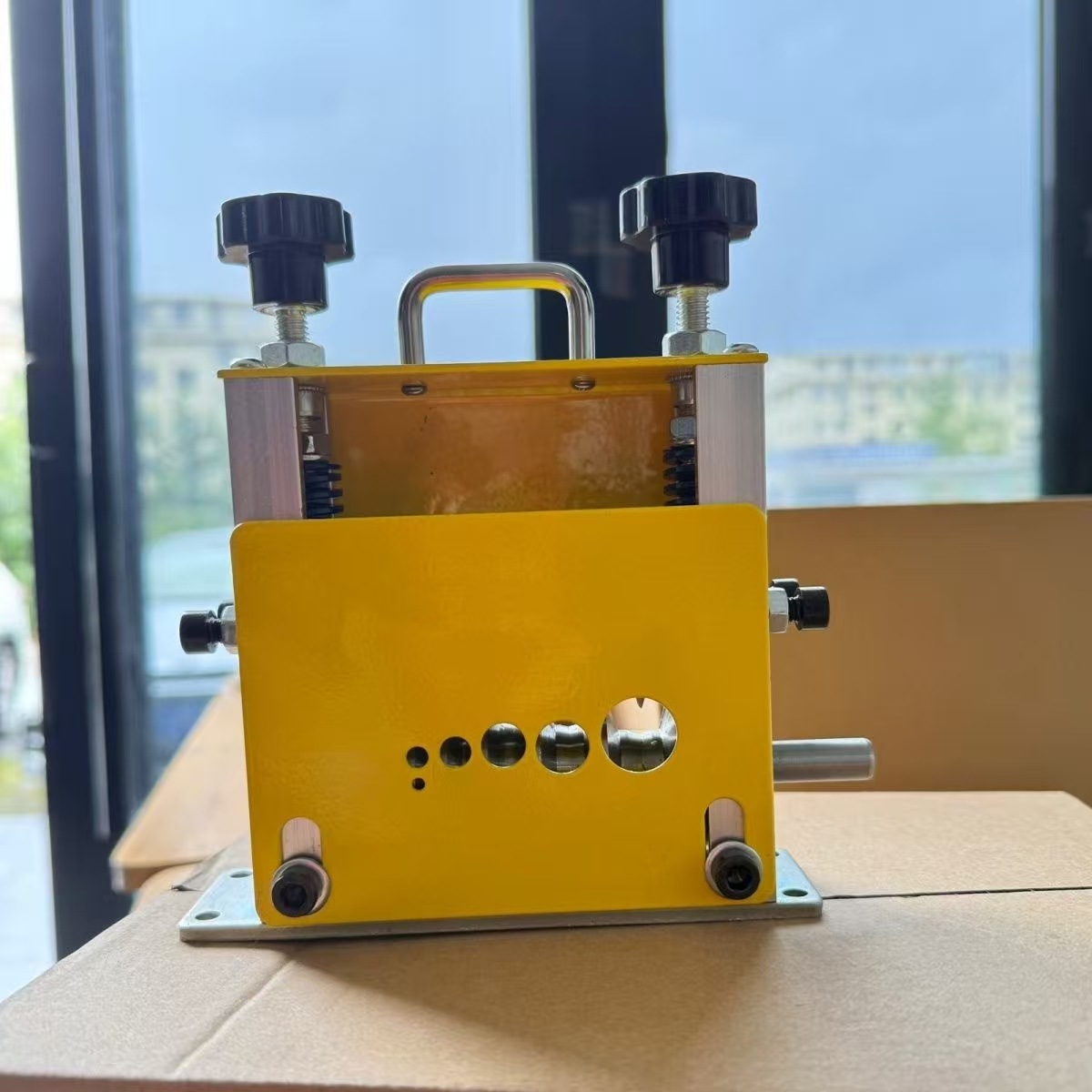 新款小型家用电动剥线机多孔家用剥线机全自动可手摇可插电钻批发