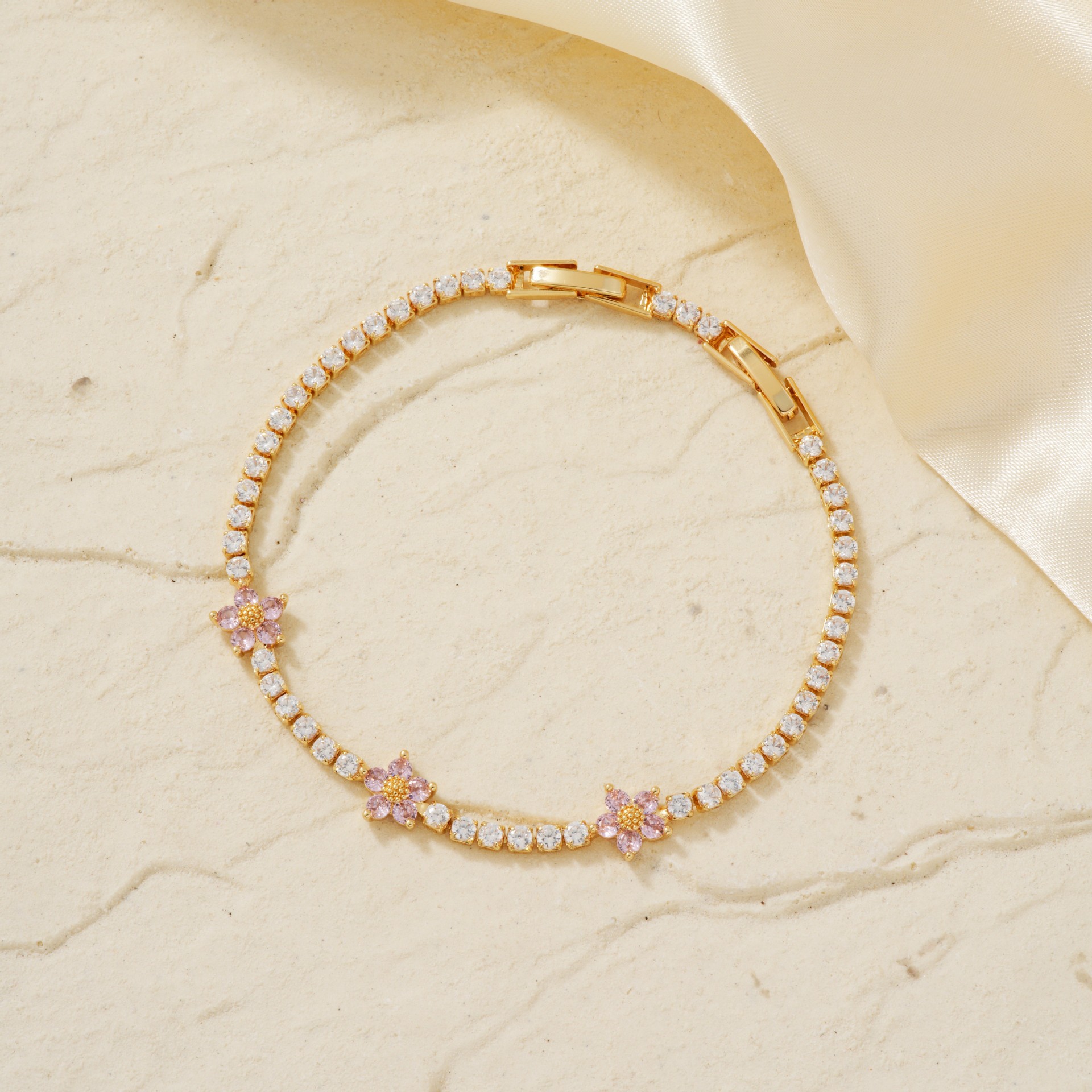 Copper Chain Material Tennis Chain Chain Type Wholesale Jewelry Sweet Flower Copper Tennis Chain Bracelets