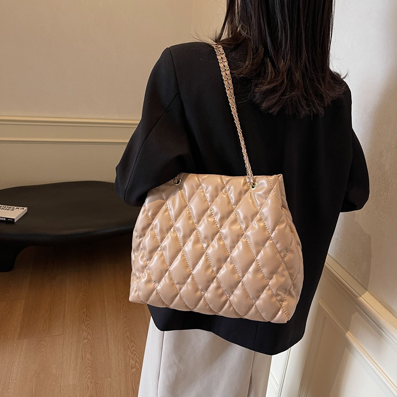 2024 invierno nuevo estilo de moda simple ocio de gran capacidad bolso de viaje ocio de aire extranjero bolso de hombro