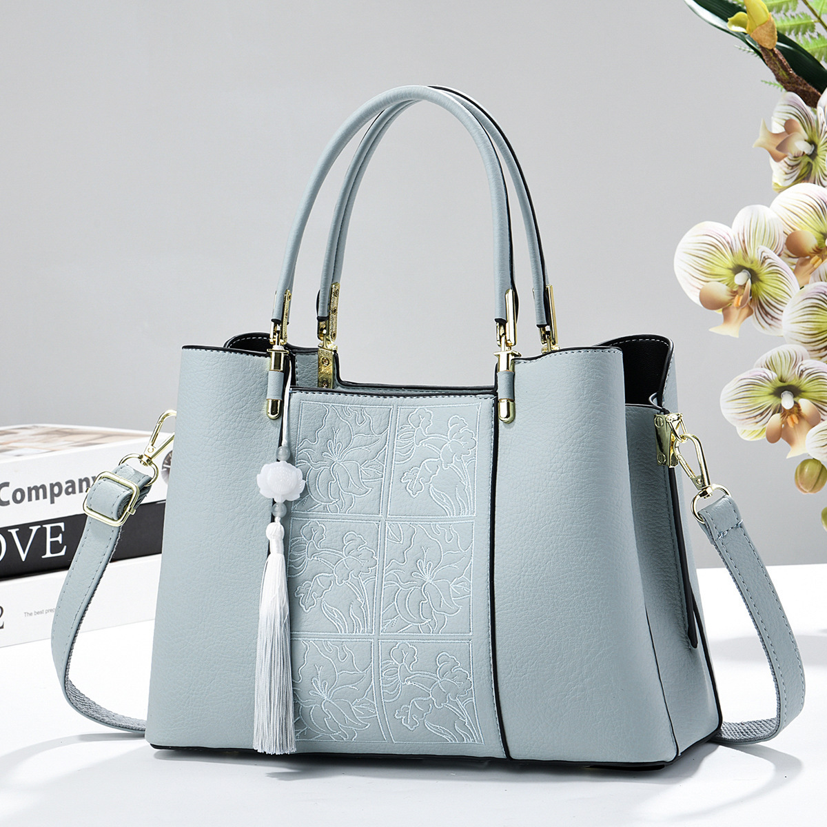 2026 nuevo estilo nacional flores bordadas bolsas de regalo del Día de la Madre bolsas de mano de gran capacidad en stock