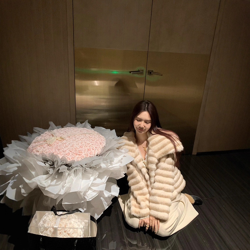 Fur Integrated Coat for Women 2025 Fashionable Layered Large Lapel Faux Chinchilla Eco-Friendly Fur Plush Coat for Women