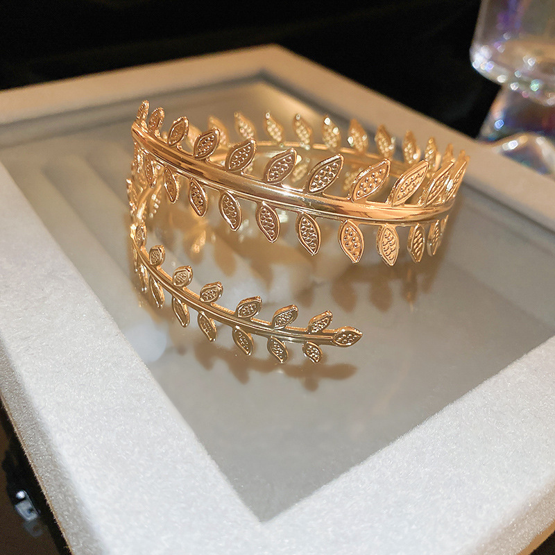 欧米のクロスボーダーにジルコンを入れて、ブレスレットを開けます。