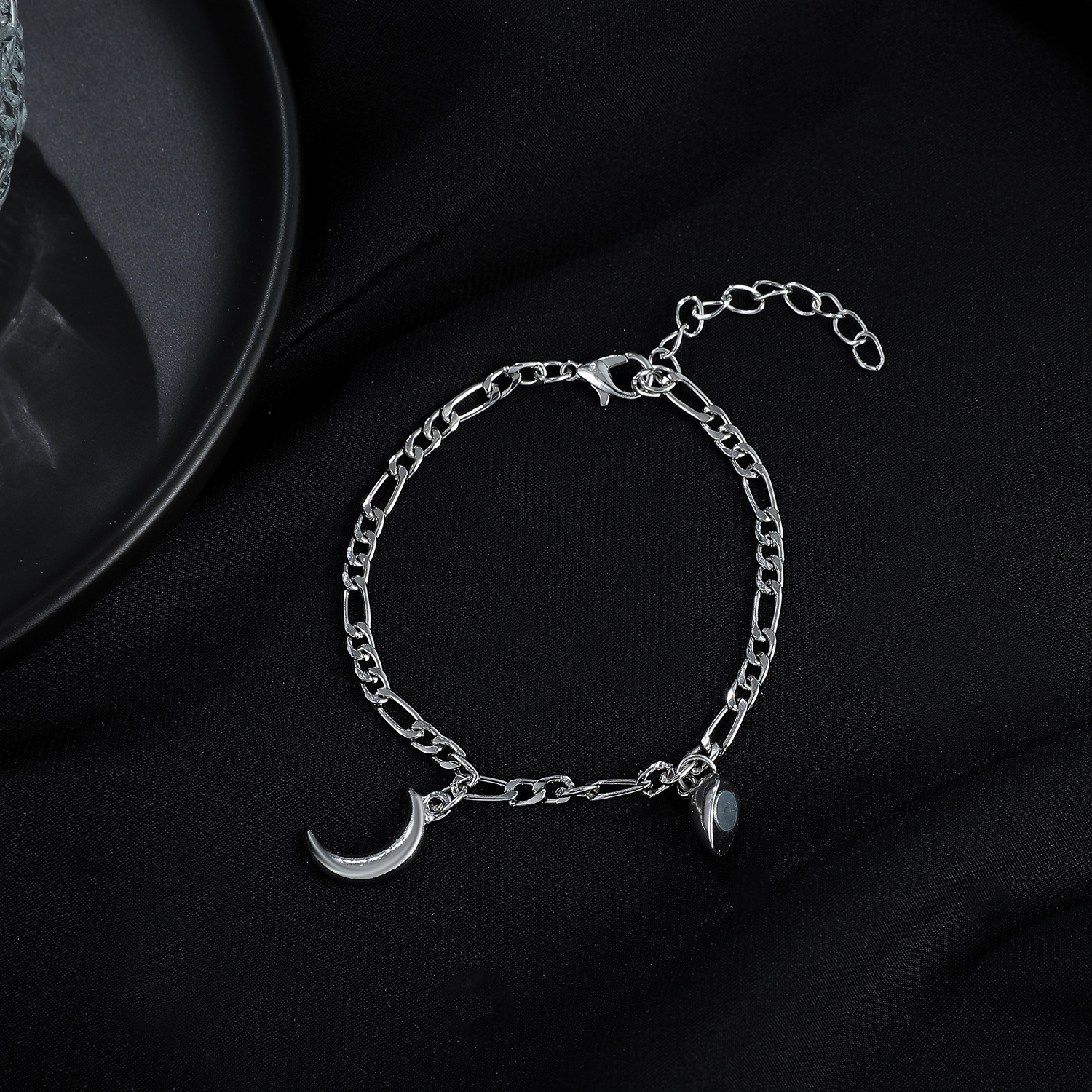 Europe and the United States new sun and moon magnetic attraction stainless steel bracelet