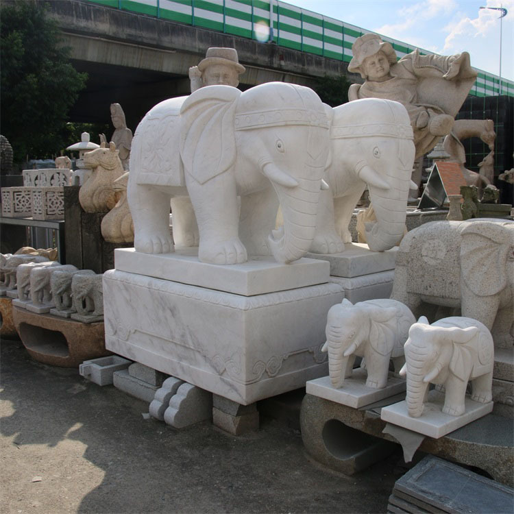 ������̺�����ʯ�����һ����ϼ����ˮ�в���Ƶ�ͥԺ�ſ���լ