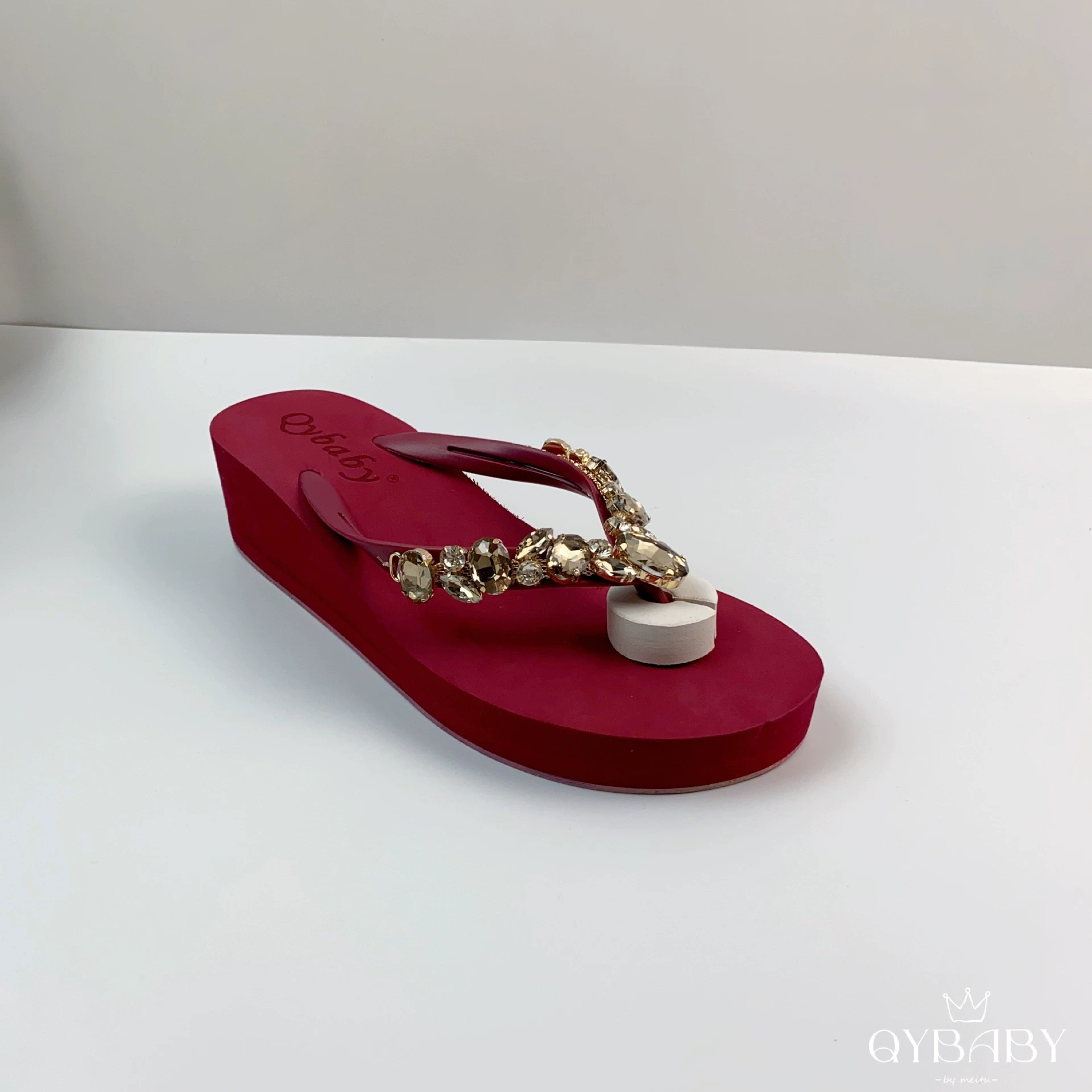 QYBABY Douyin Red Book тапочки со стразами, женская летняя верхняя одежда, пляжная обувь, клипсы, сандалии, женские шлепанцы на танкетке