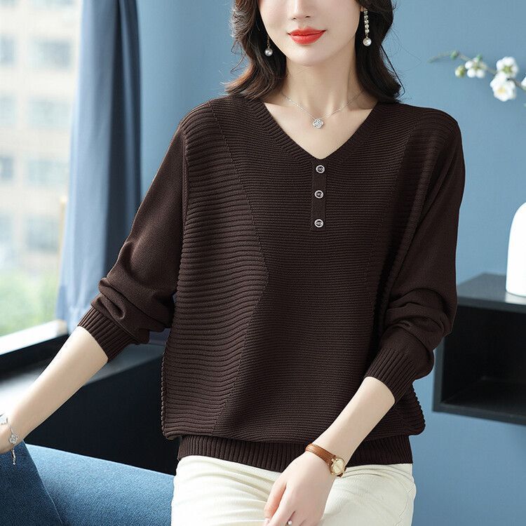 Spring and Autumn New Fashion Age-Reducing Plus-Size Knitted Base Sweater for Middle-Aged Women, Tummy-Concealing, Slimming Versatile Top