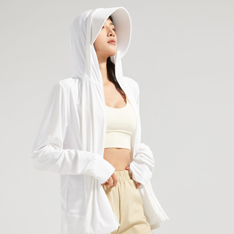 カンナの下のレモンの日焼け止めの服の女性は帽子の軒のもとの糸の冷たい感を取り外して紫外線の長袖の日焼け止めの騎乗服を防ぎます。