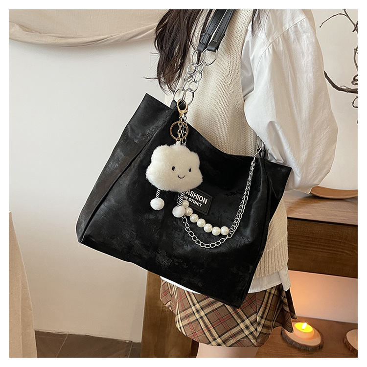 Large-capacity work commuting bag for women, new autumn 2024, versatile and fashionable beaded chain single-shoulder bag tote bag undefined