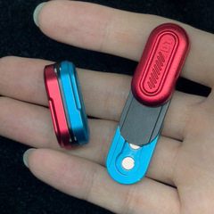 新しいミニ 3 層ストレートプッシュランプドプッシュコイン金属フィンガースピナー減圧おもちゃ減圧アーティファクト EDC