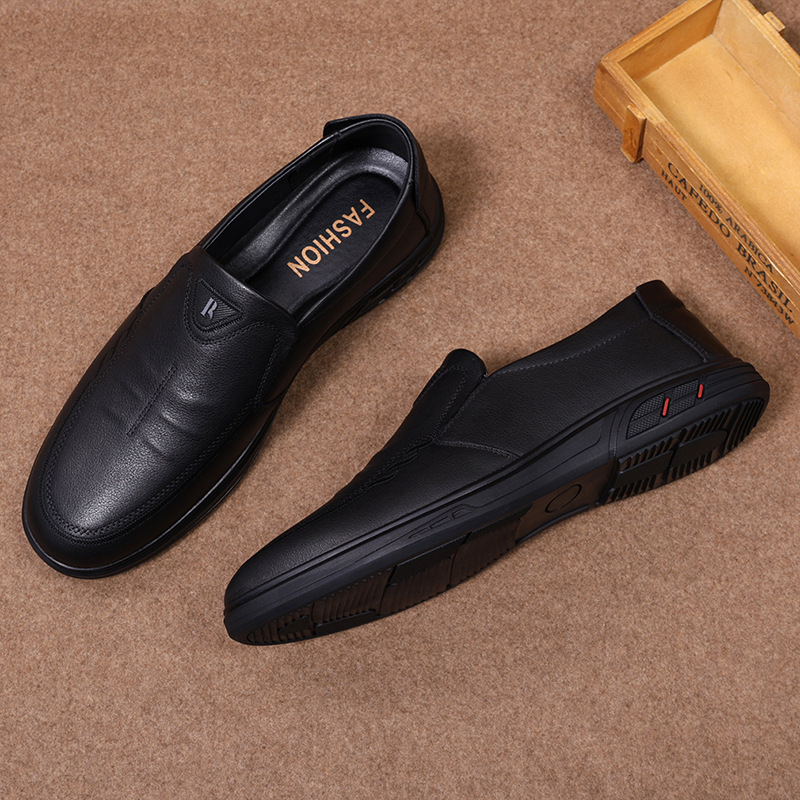 春秋款柔軟平底套腳商務休閒皮鞋 簡約舒適軟底軟面牛皮中年男鞋