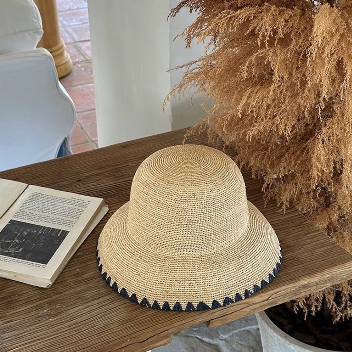 Cappello a secchiello in rafia e pizzo nero elegante donna_voghion.com