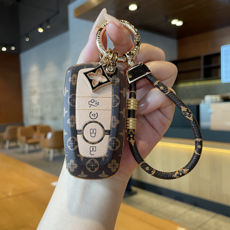 2026 New Ford Mondeo Key Case Four-Button Mustang Electric Car Retro Shell Cover Raptor Explorer Trendy Style Keychain 2026 New Ford Mondeo Key Case Four-Button Mustang Electric Car Retro Shell Cover Raptor Explorer Trendy Style Keychain