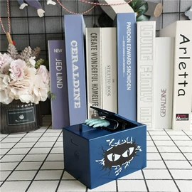 储蓄罐;闹钟、台钟;小夜灯