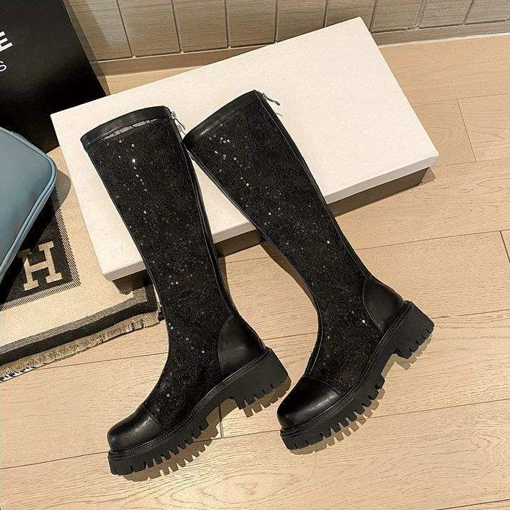 검은색