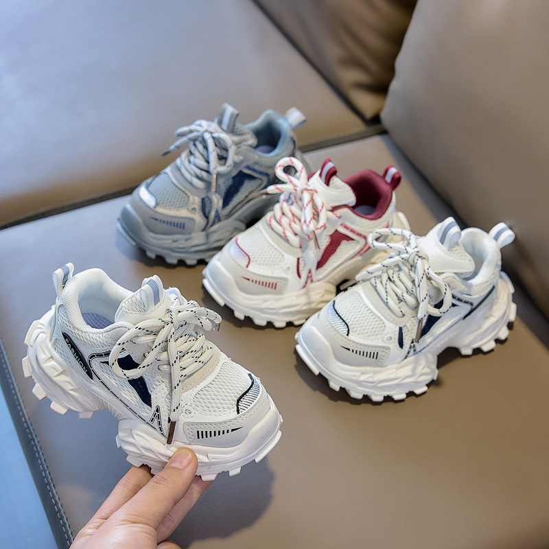 Zapatos deportivos para niños 2026 primavera y otoño nuevos niños y niñas neumáticos transpirables zapatos para padres zapatos de estudiantes zapatos deportivos ecológicos