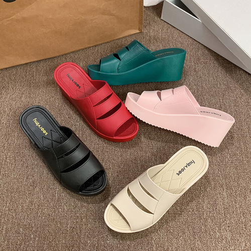 Slope-Inspired Slip-On Summer Casual Stylish Matchable Indoor Non-Slip Plastic Thick-Heeled Cooling Slippers for Women