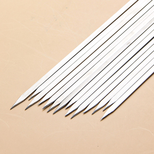 Stainless steel barbecue skewers barbecue fork flat skewers round skewers barbecue needle hook flat skewers outdoor barbecue skewers steel drill skewers