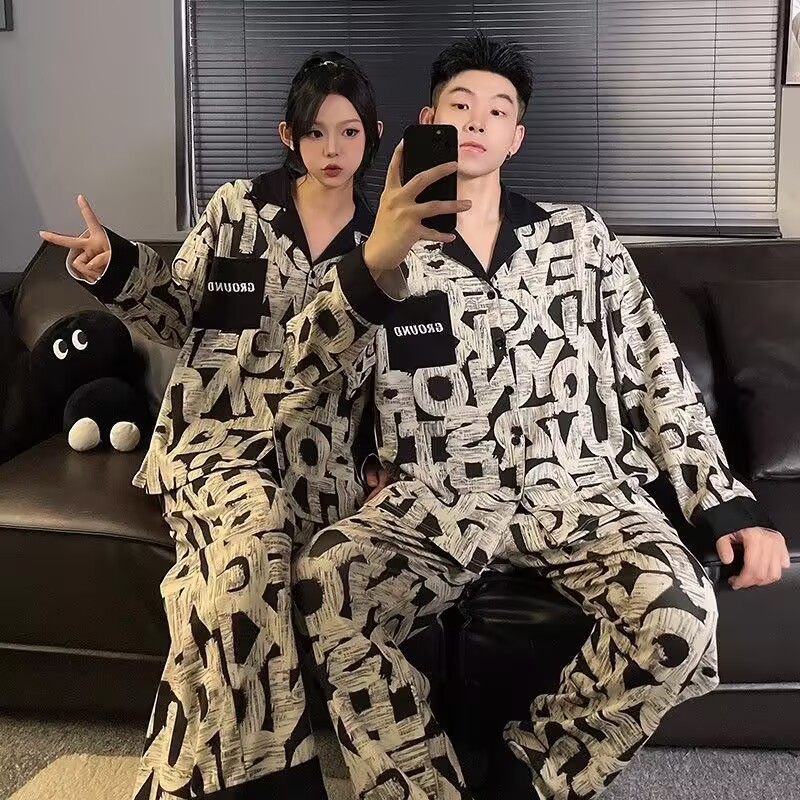 검정 칼라 영문 프린팅 긴팔 긴바지