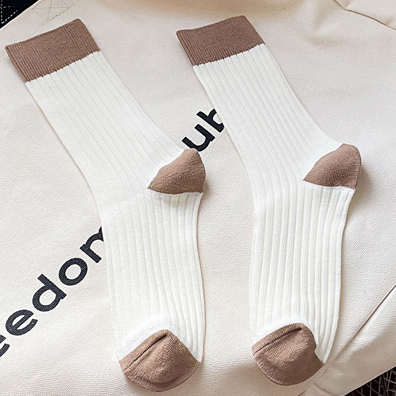 Otoño e Invierno nuevas mujeres de contraste de color doble aguja calcetines de algodón poco Libro Rojo ins calcetines de moda japonés simple pila media pantorrilla calcetines Casuales