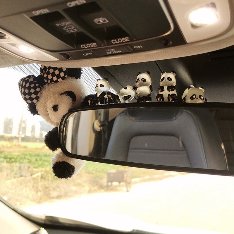Linda decoración de coche panda pantalla de control central espejo retrovisor reflectante adorno muñeca de coche adorno de adorno de coche mujer