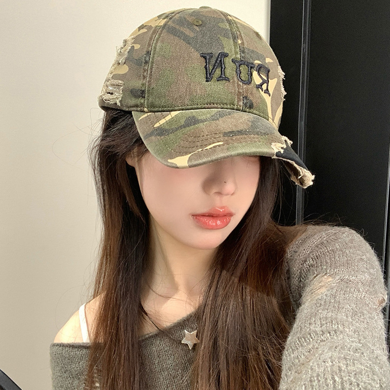 美式复古破洞迷彩刺绣棒球帽女街头个性宽帽檐显脸小软顶鸭舌帽潮