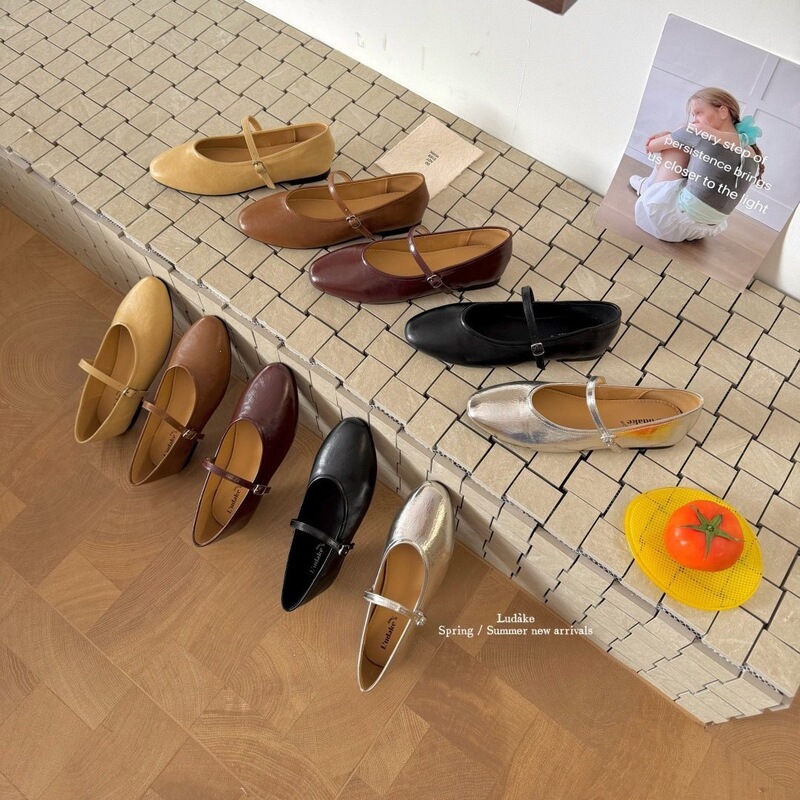 French-style Mary Jane shoes 2026 new model, flat versatile retro single-strap shallow-cut women's shoes, versatile and slimming French-style Mary Jane shoes 2026 new model, flat versatile retro single-strap shallow-cut women's shoes, versatile and slimming